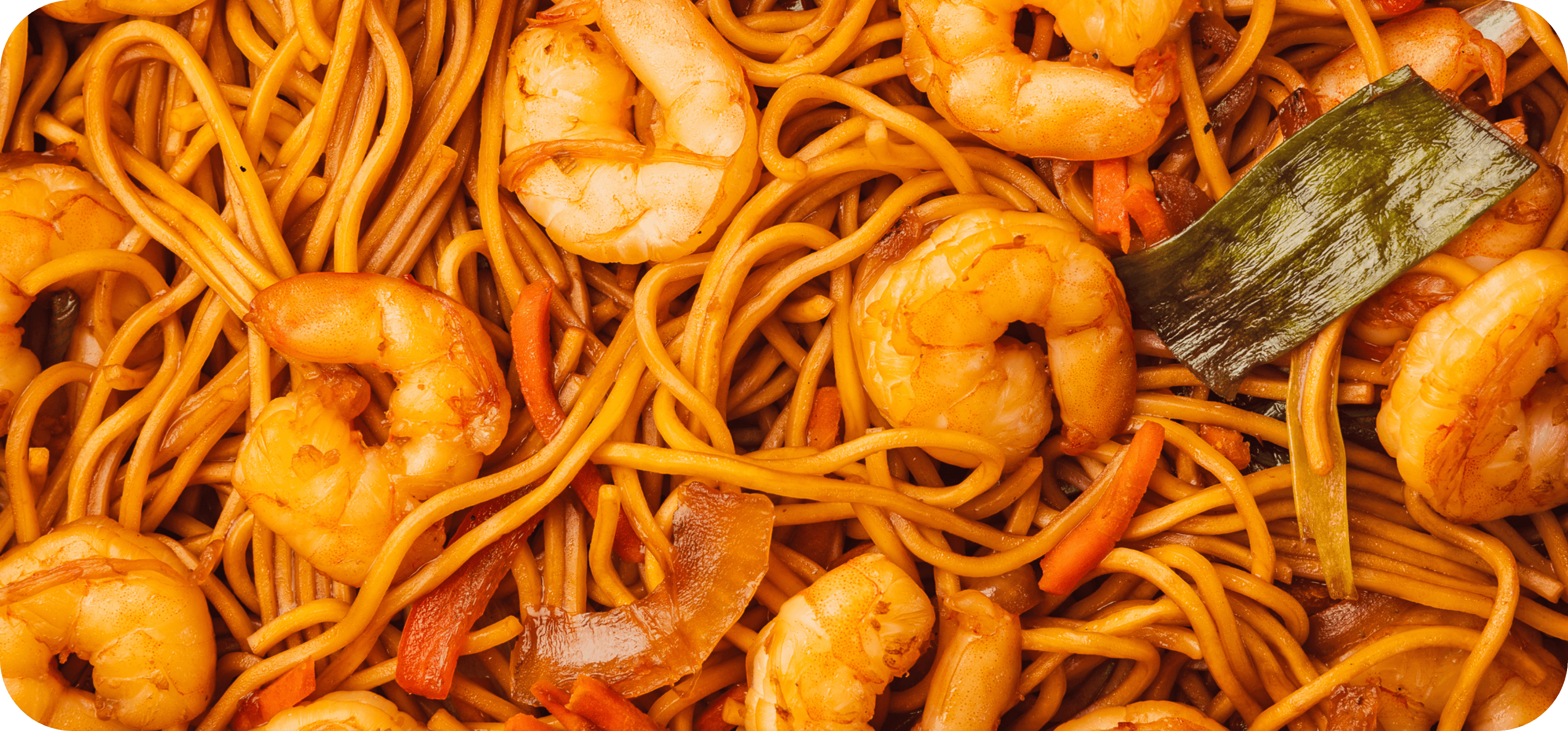 Shrimp lo mein noodles with vegetables